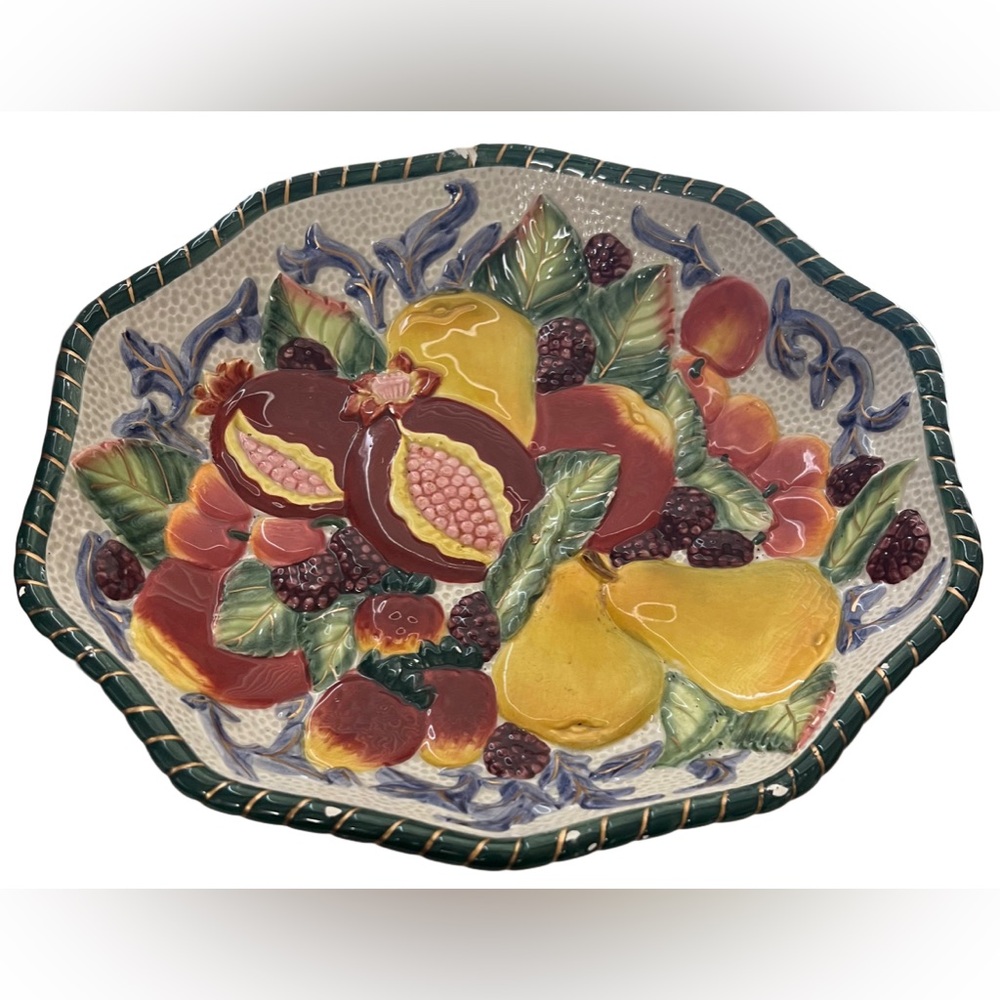 Decorative embossed fruit bowl